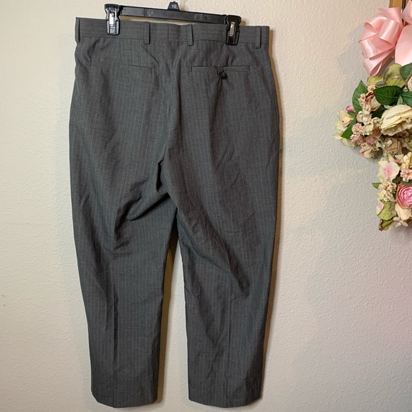Men’s Banana Republic Pinstripe Trousers - Picture 5 of 8
